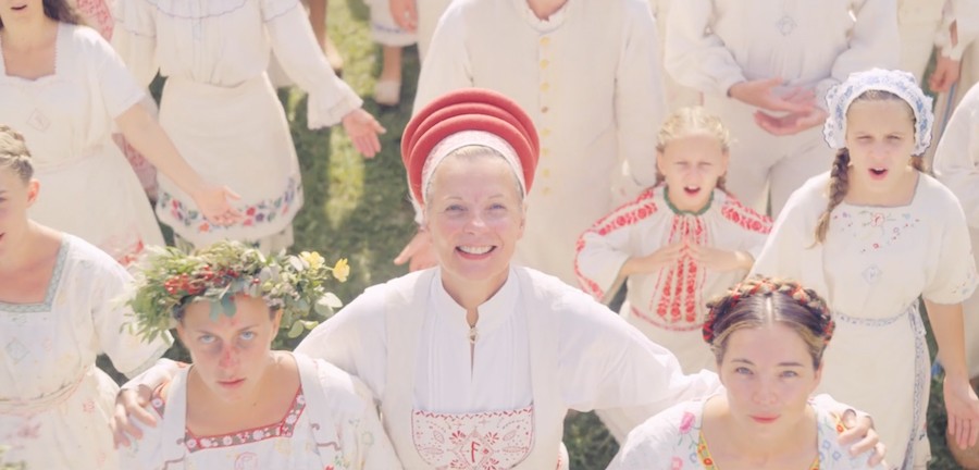 Midsommar crowd